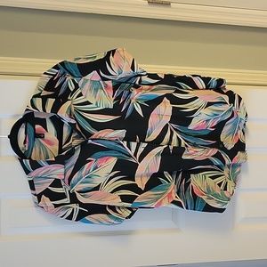 Size 1 Torrid Hawaiian print shirt